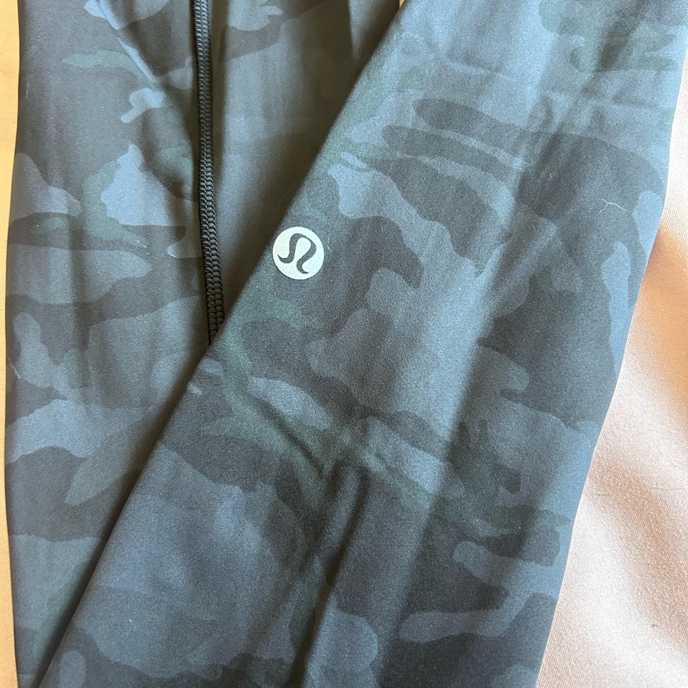 Lululemon leggings - Camo size 0